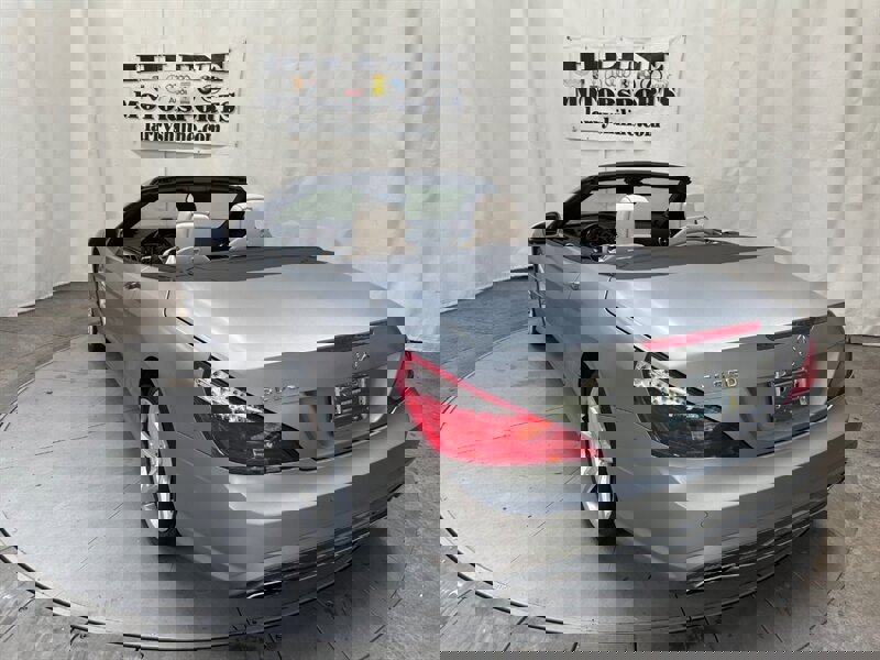 Used 2013 Mercedes-Benz SL 550 w/ Premium Pkg image 4