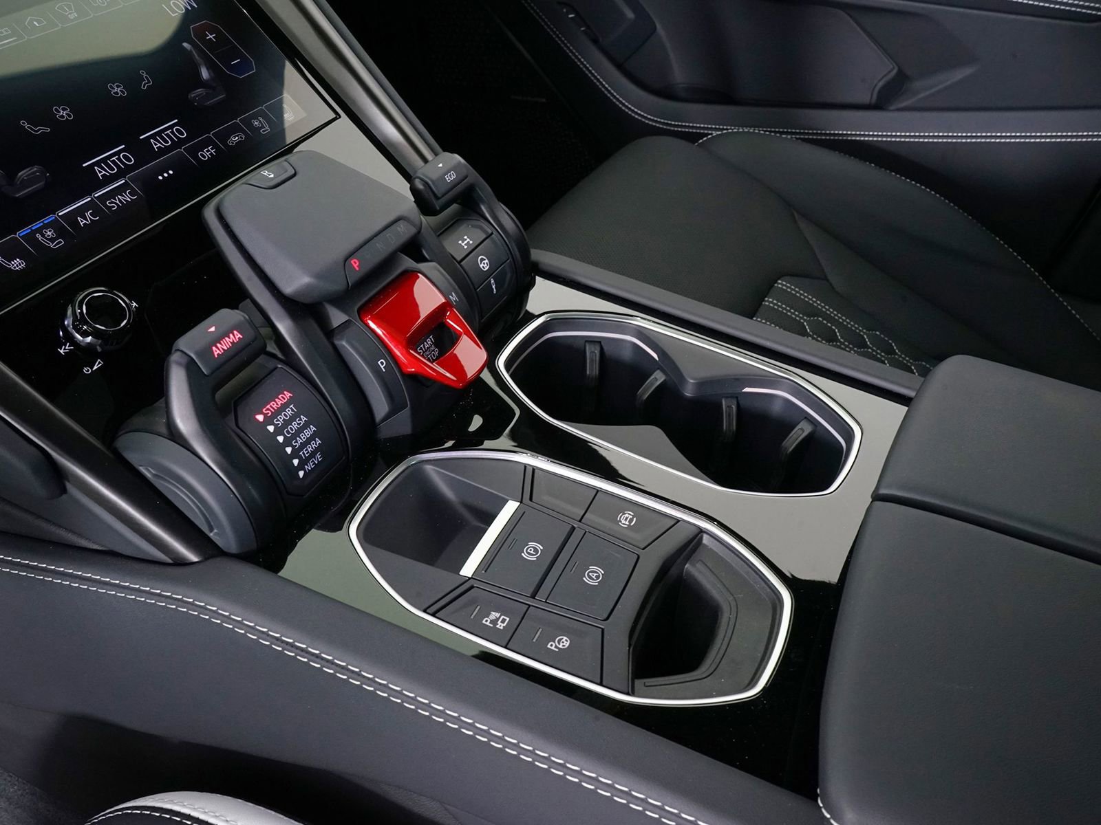 Used 2024 Lamborghini Urus S AWD/4WD image 30