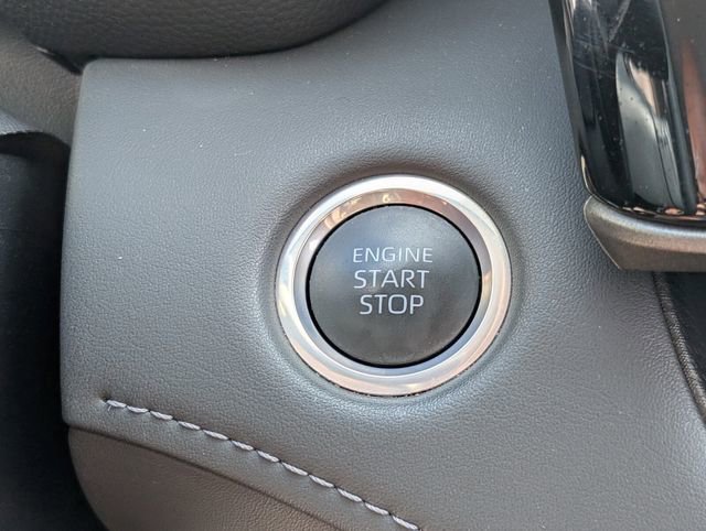 Used 2024 Toyota Highlander XLE image 33