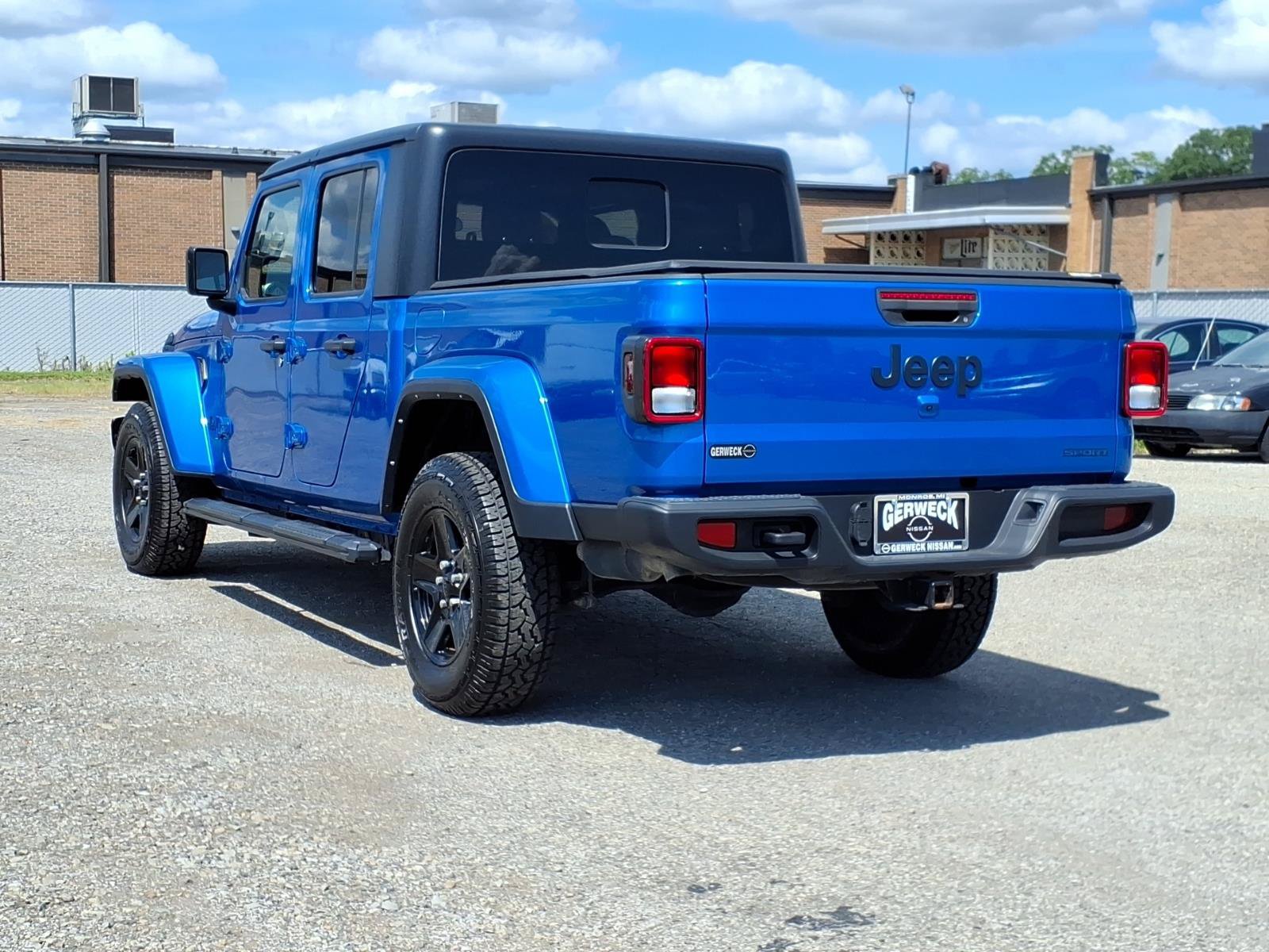 Used 2021 Jeep Gladiator Sport AWD/4WD image 6