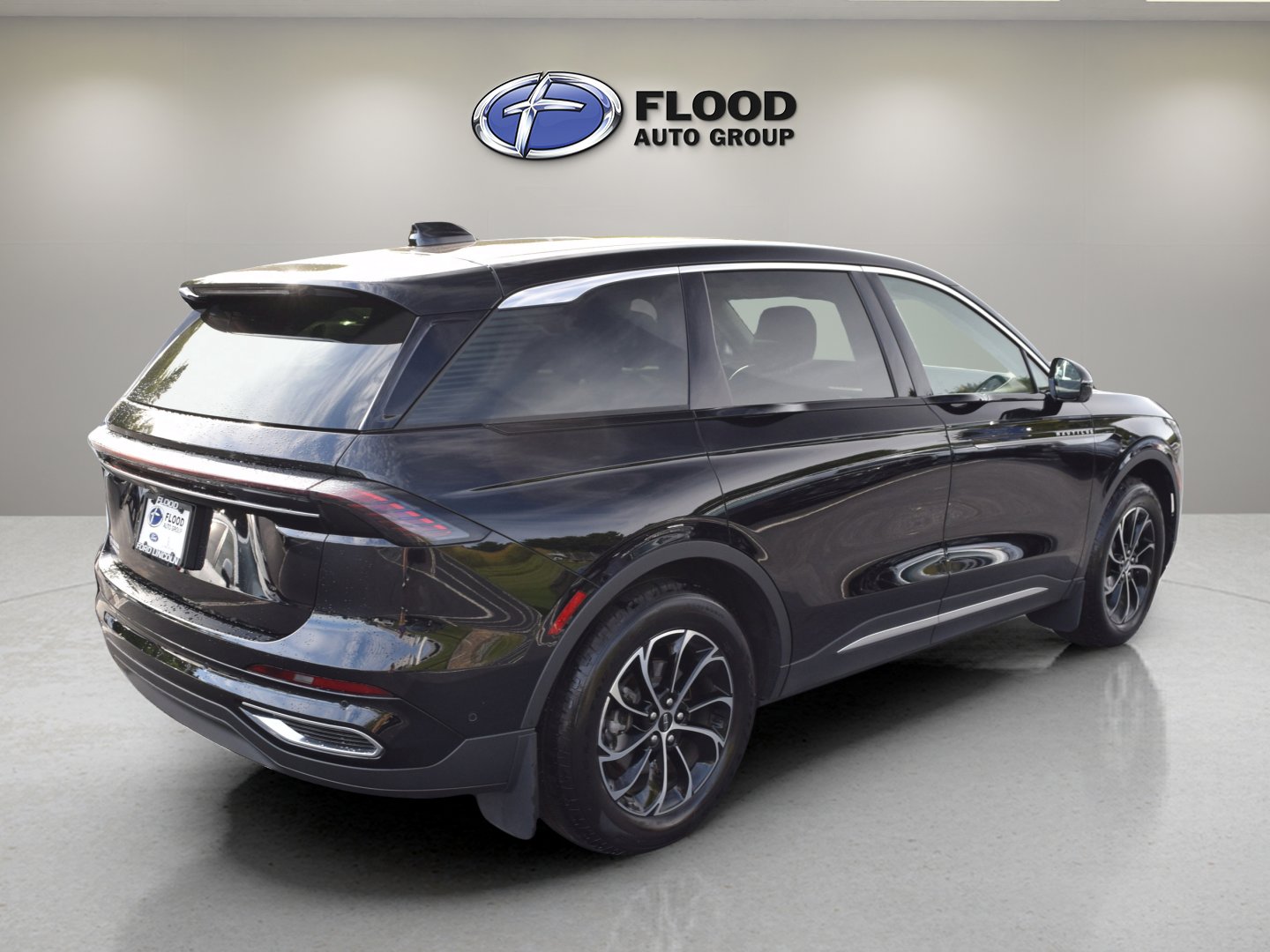 Used 2024 Lincoln Nautilus Premier w/ Equipment Group 102A image 4