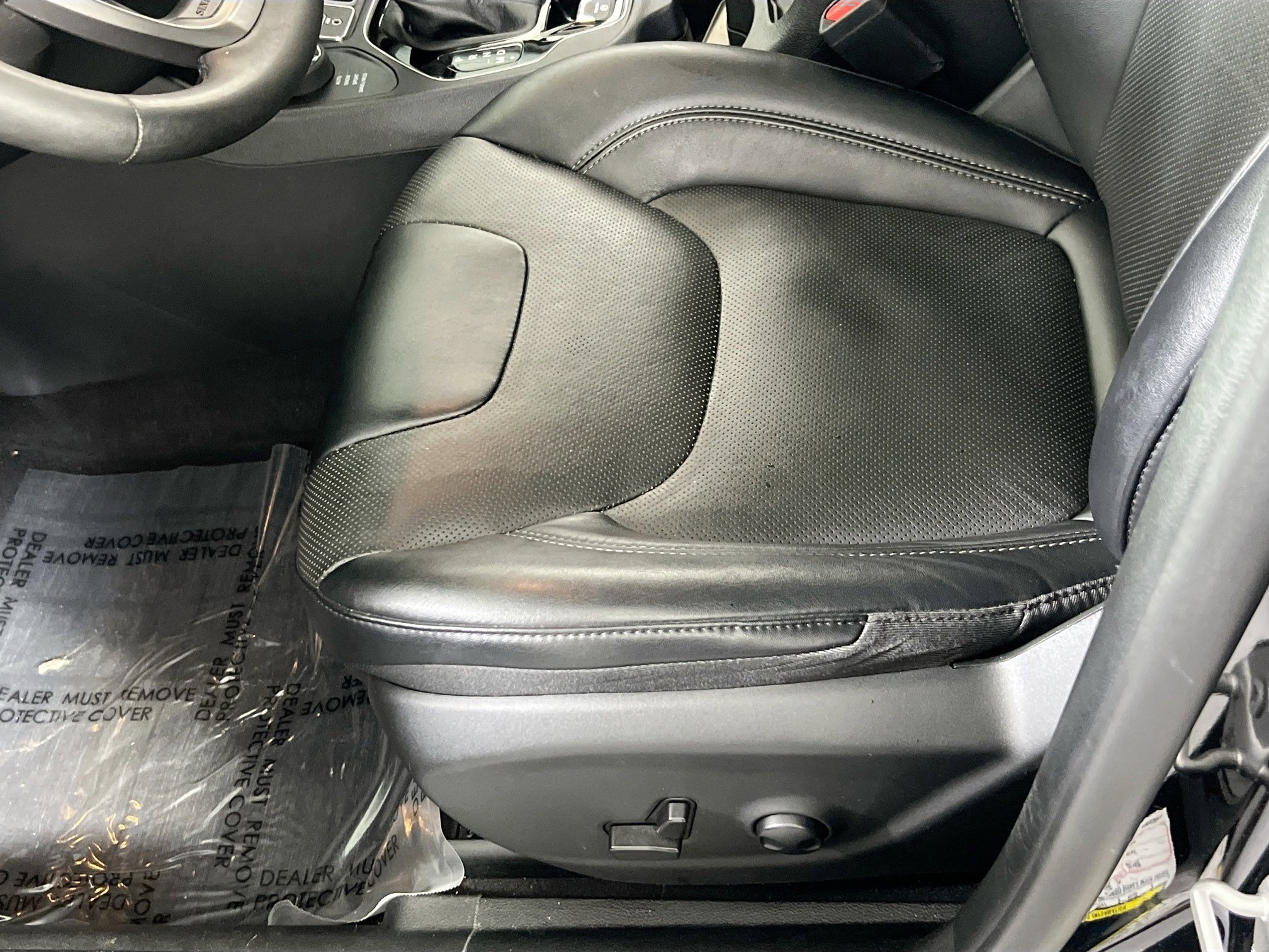 Used 2022 Jeep Cherokee Limited image 18