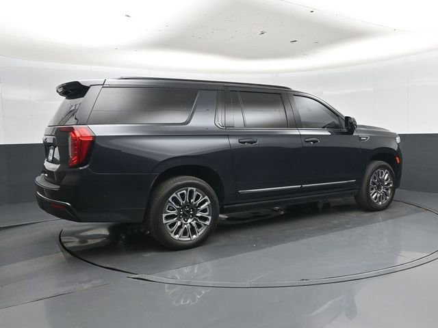 Used 2024 GMC Yukon XL Denali Ultimate AWD/4WD image 3