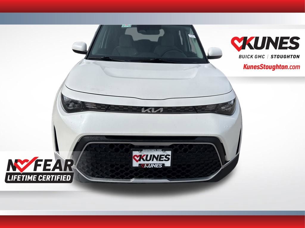 Used 2025 Kia Soul LX image 4