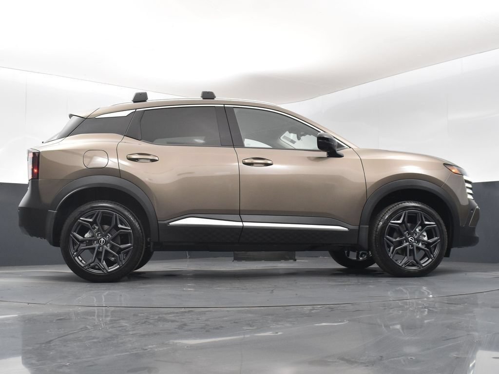 New 2026 Nissan Kicks SR w/ Illumination Package FWD image 43
