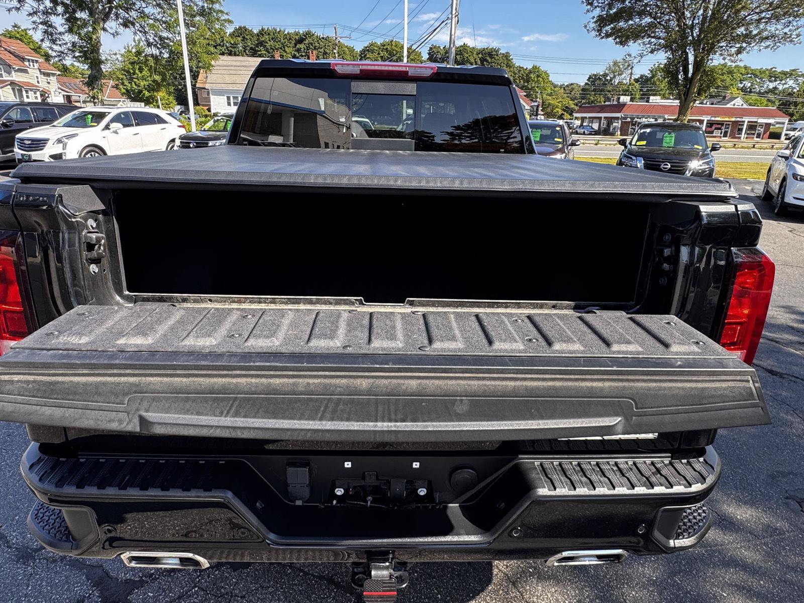 Used 2022 GMC Sierra 1500 Elevation w/ Elevation Premium Package AWD/4WD image 13