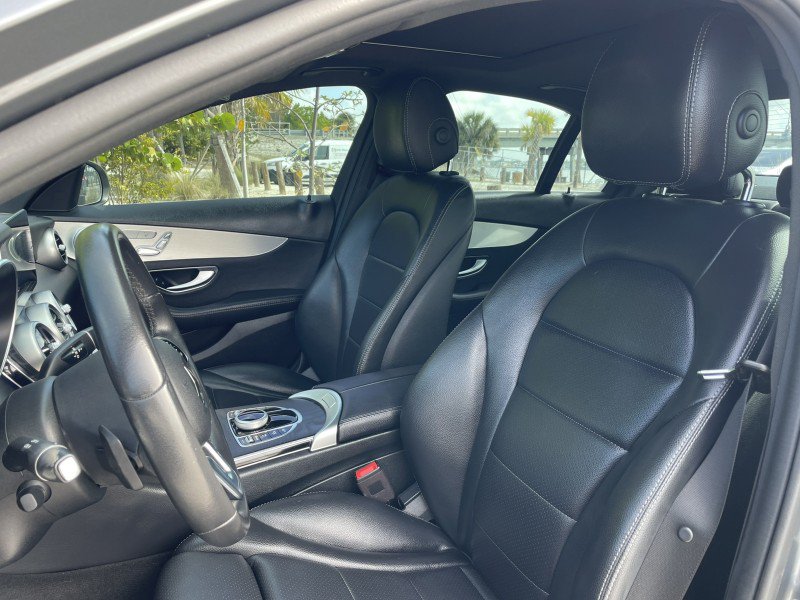 Used 2020 Mercedes-Benz C 300 Sedan w/ Premium Package image 2