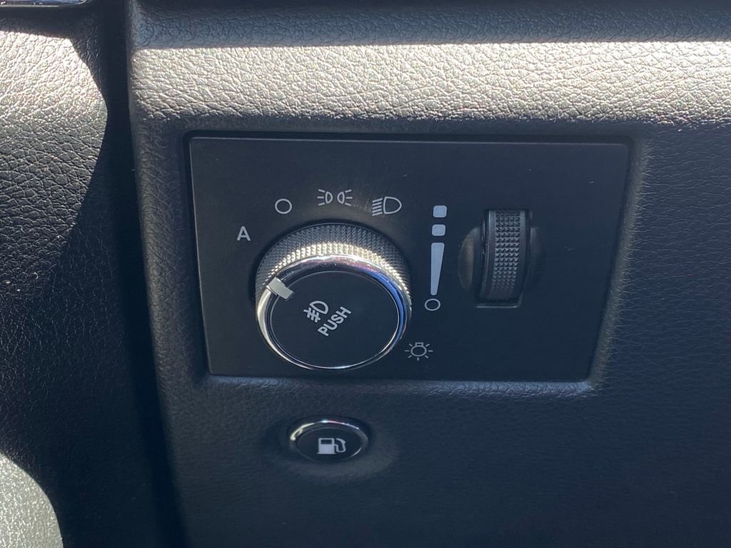 Used 2014 Jeep Grand Cherokee Limited AWD/4WD image 29