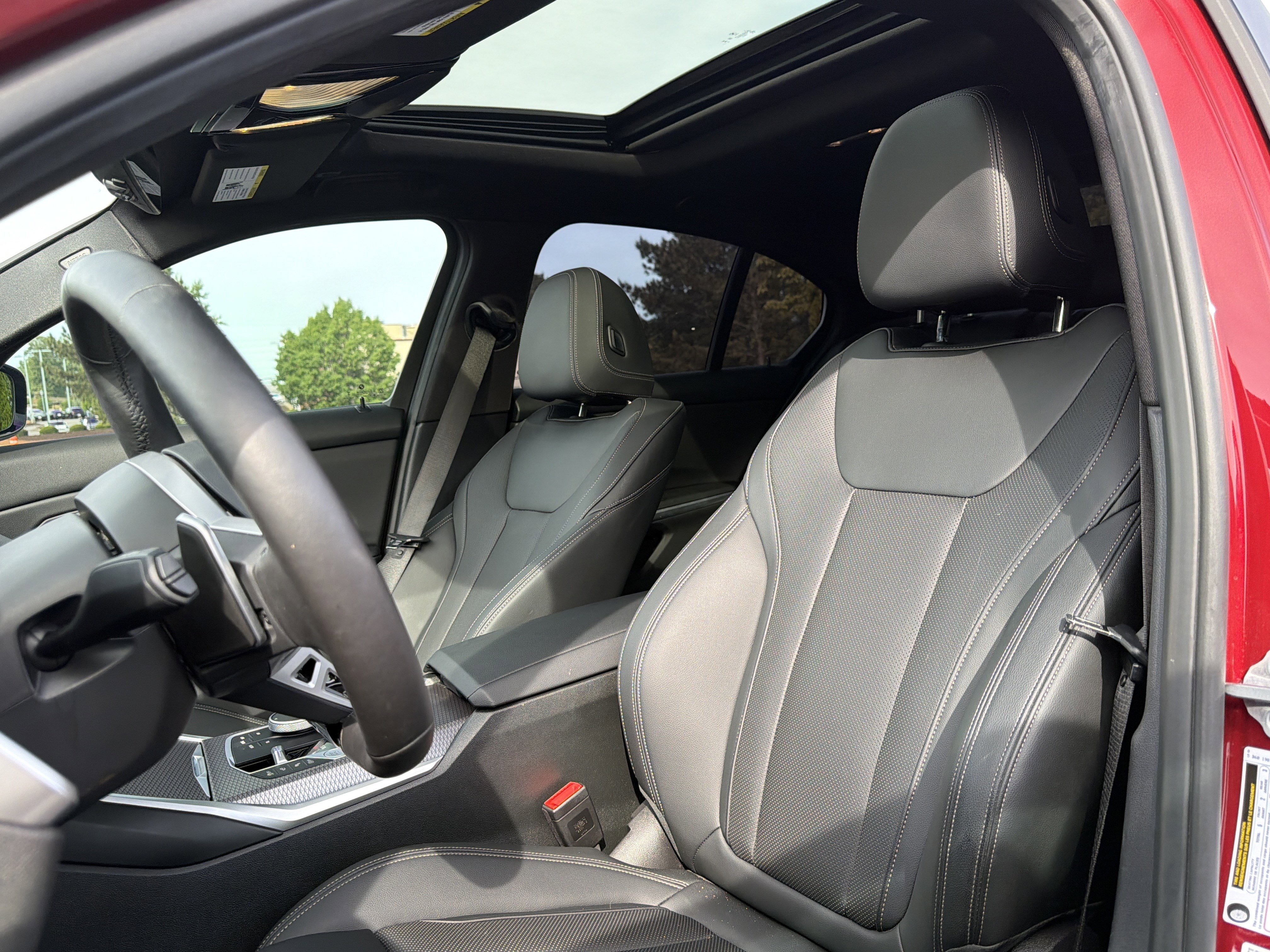 Used 2025 BMW 330i Sedan w/ M Sport Package RWD image 7