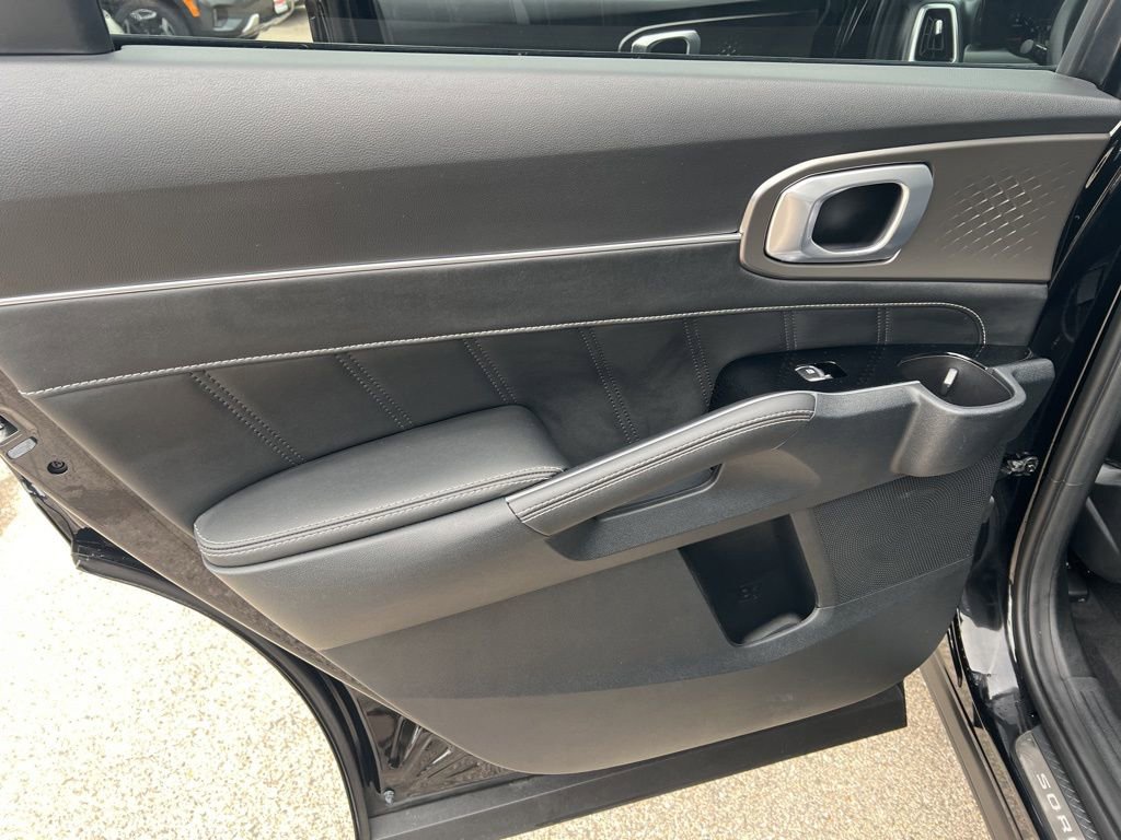 Certified 2022 Kia Sorento SX image 11