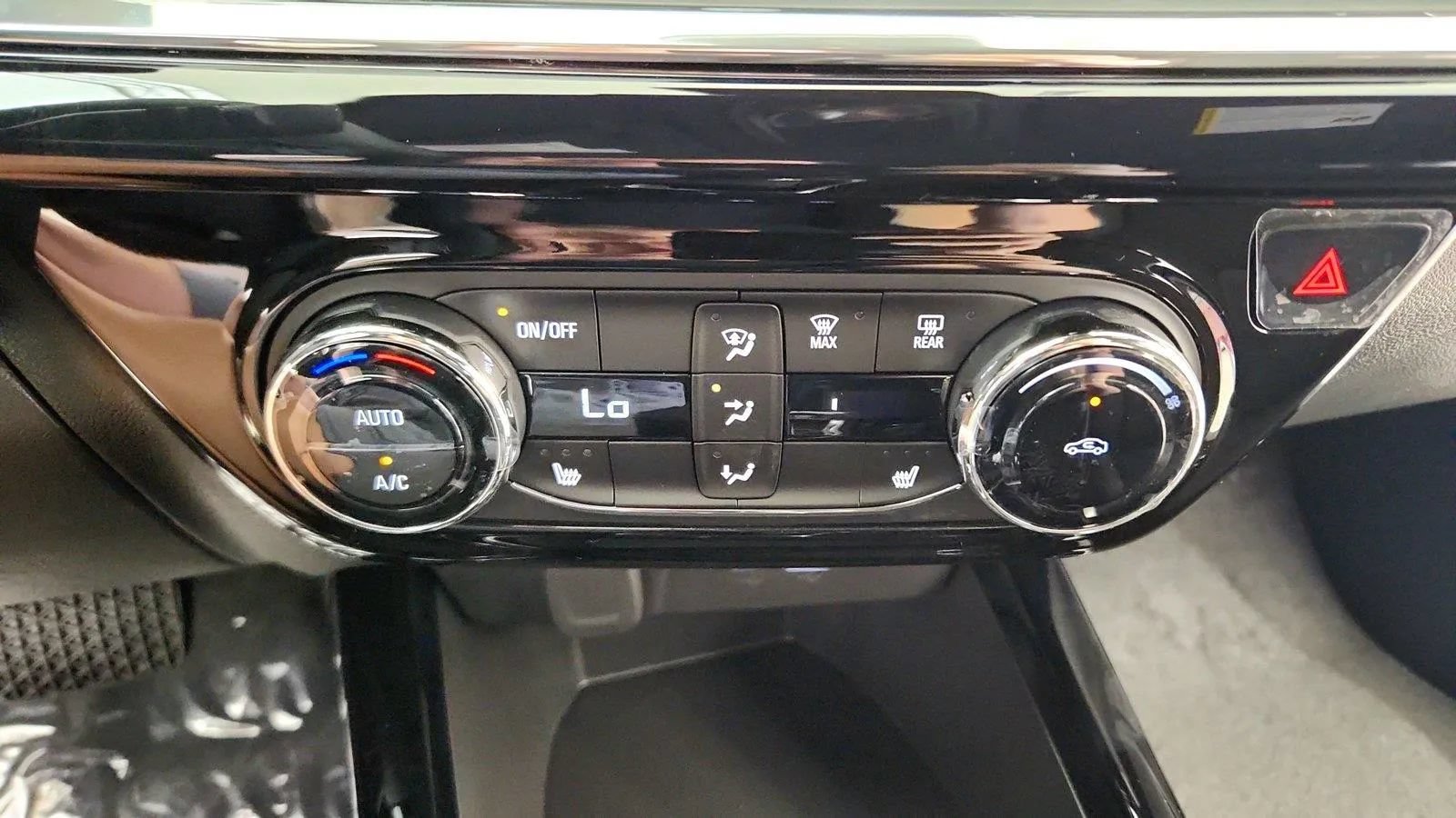 New 2026 Chevrolet Trax RS w/ Driver Confidence Package FWD image 22