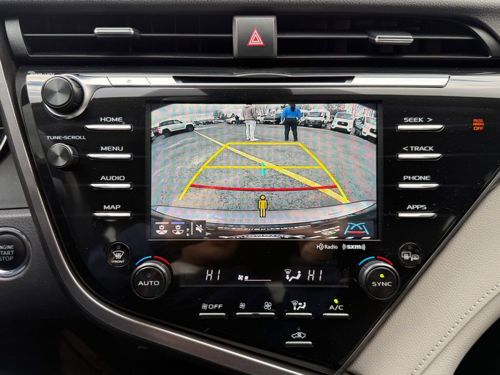 Used 2020 Toyota Camry XLE FWD image 25