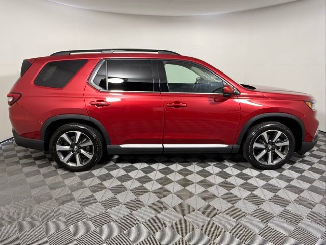 Used 2025 Honda Pilot Elite image 7