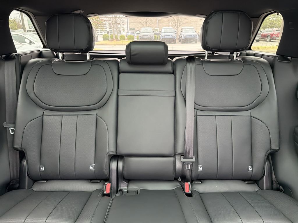 Used 2025 Land Rover Range Rover Sport SE image 28