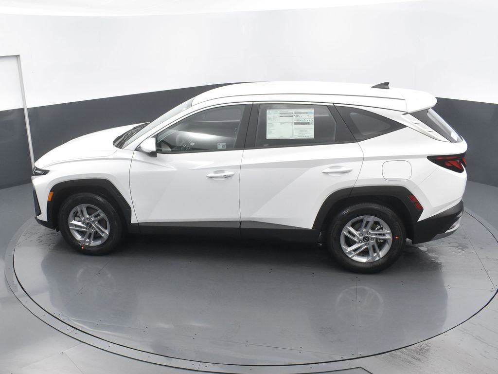 Used 2025 Hyundai Tucson SE image 18
