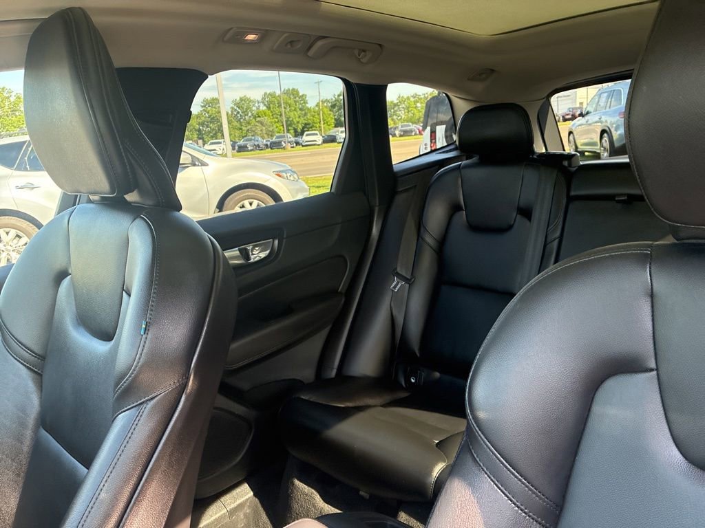 Used 2023 Volvo XC60 B5 Core w/ Climate Package AWD/4WD image 11