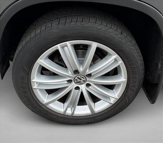 Used 2016 Volkswagen Tiguan SE AWD/4WD image 9
