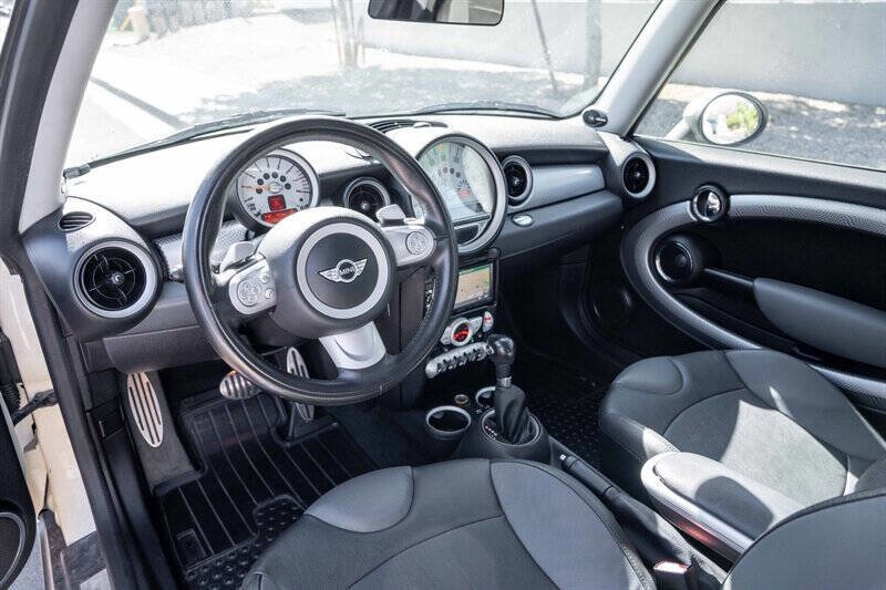 Used 2010 MINI Cooper S image 9