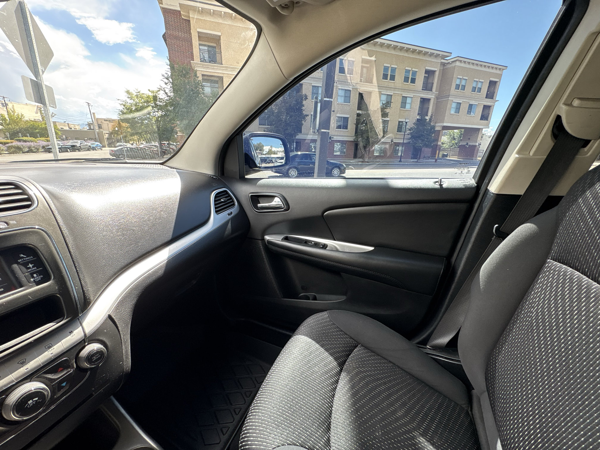 Used 2017 Dodge Journey SXT w/ Premium Group FWD image 30