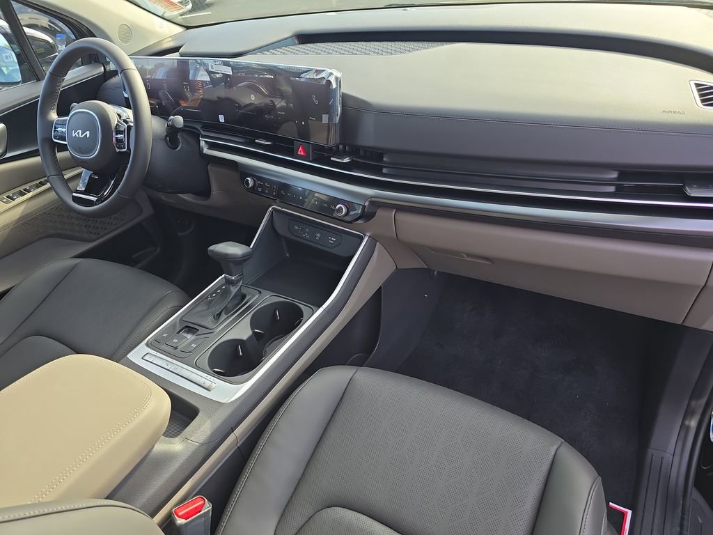 New 2026 Kia Carnival FWD image 11