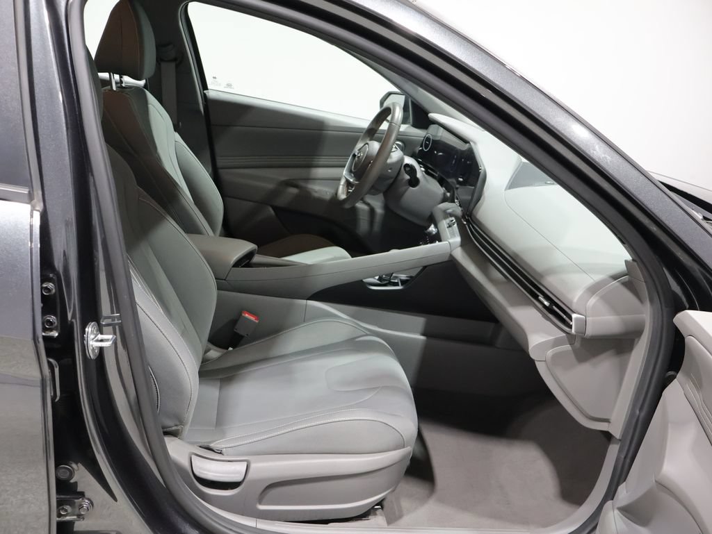 Used 2023 Hyundai Elantra SEL w/ Convenience Package FWD image 23