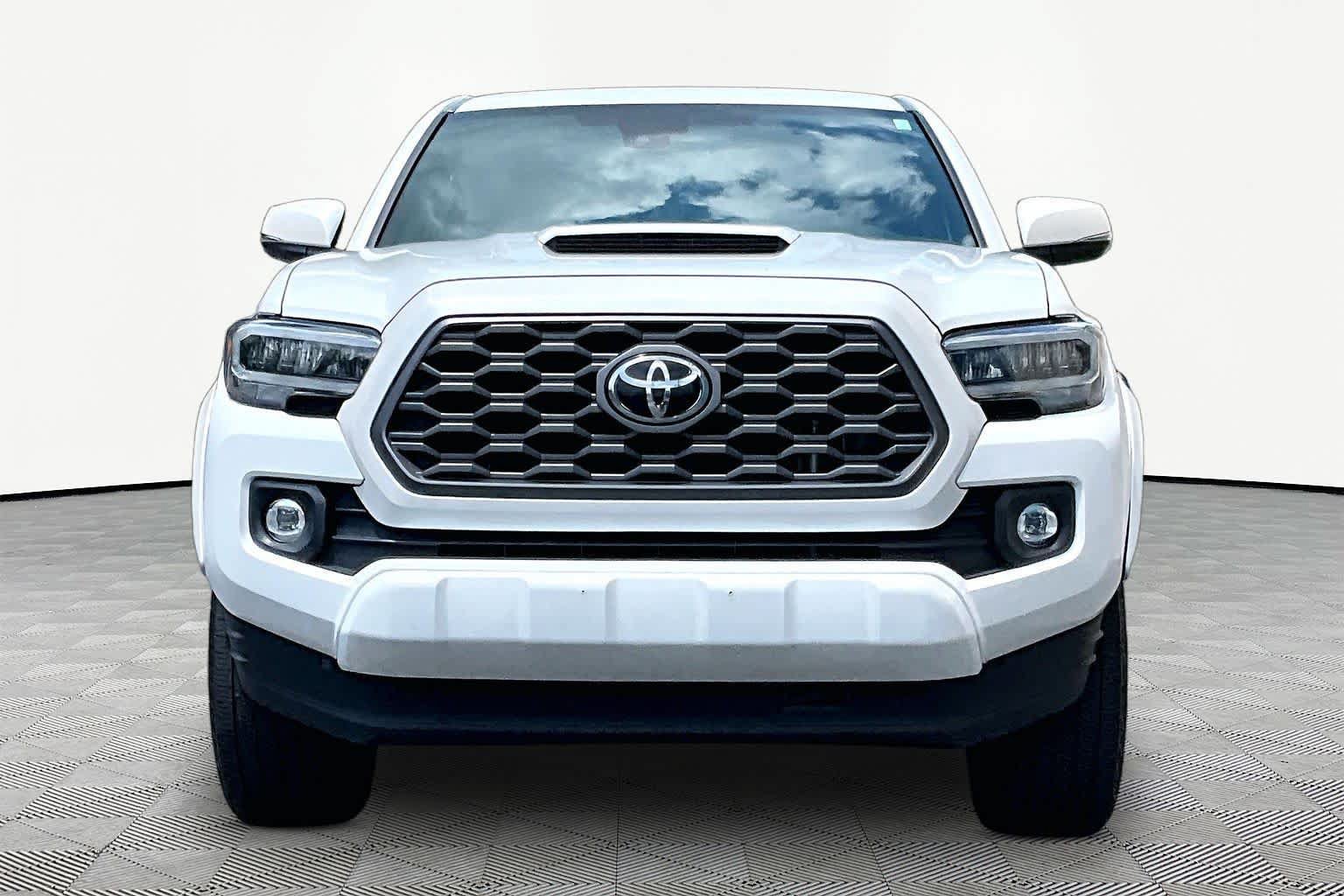 Certified 2021 Toyota Tacoma TRD Sport w/ TRD Premium Sport Package AWD/4WD image 4