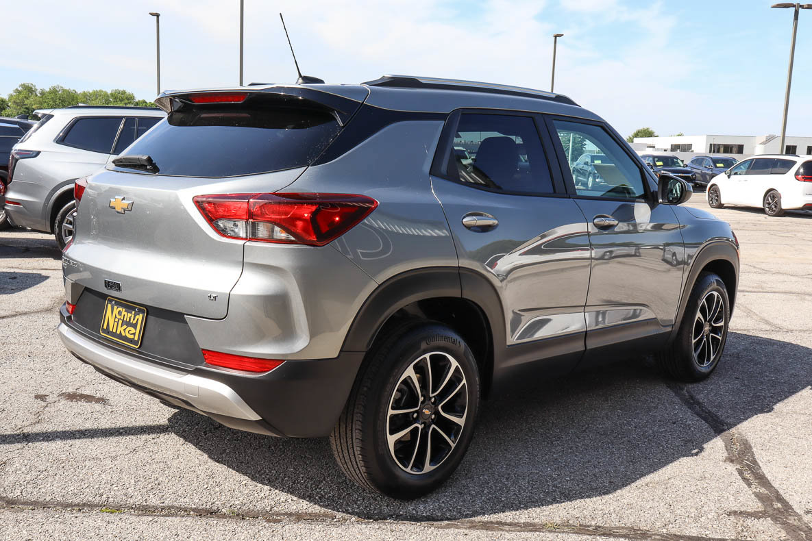 Used 2025 Chevrolet TrailBlazer LT AWD/4WD image 4