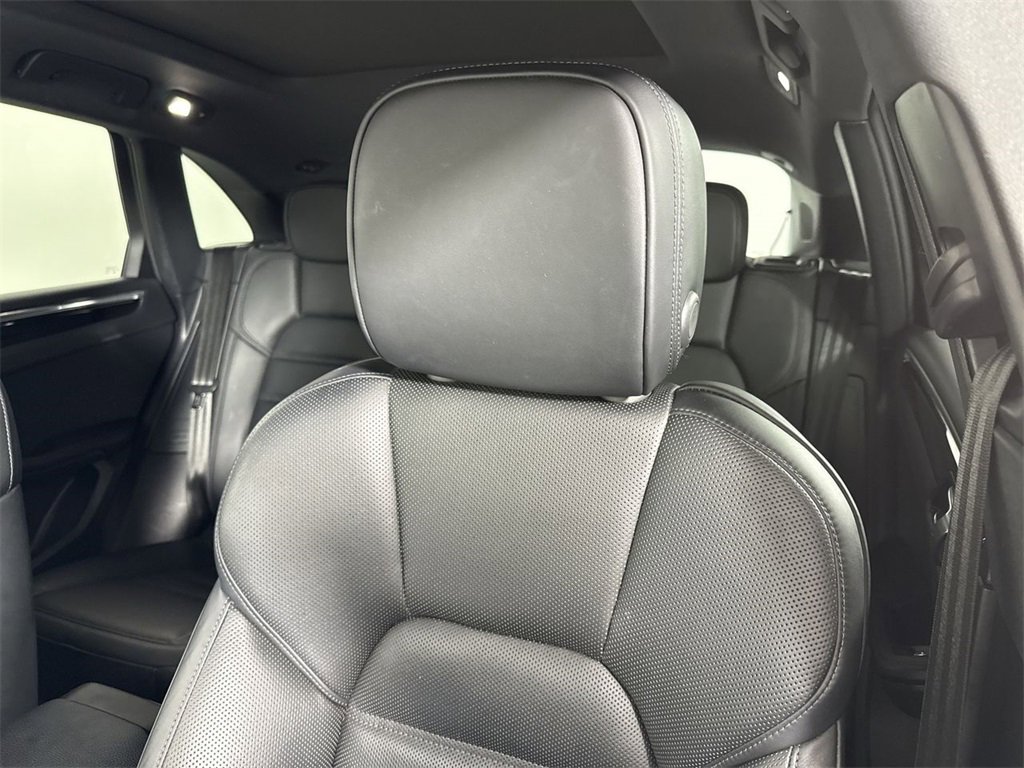 Certified 2023 Porsche Macan Turbo image 41