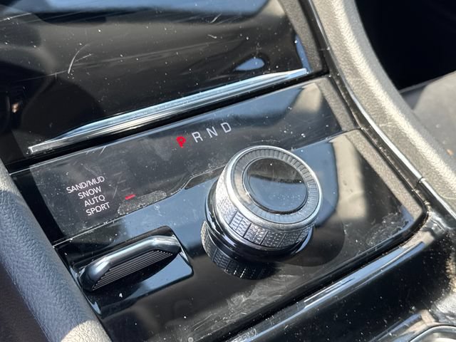 Used 2023 Jeep Grand Cherokee L Limited w/ Black Appearance Package AWD/4WD image 16