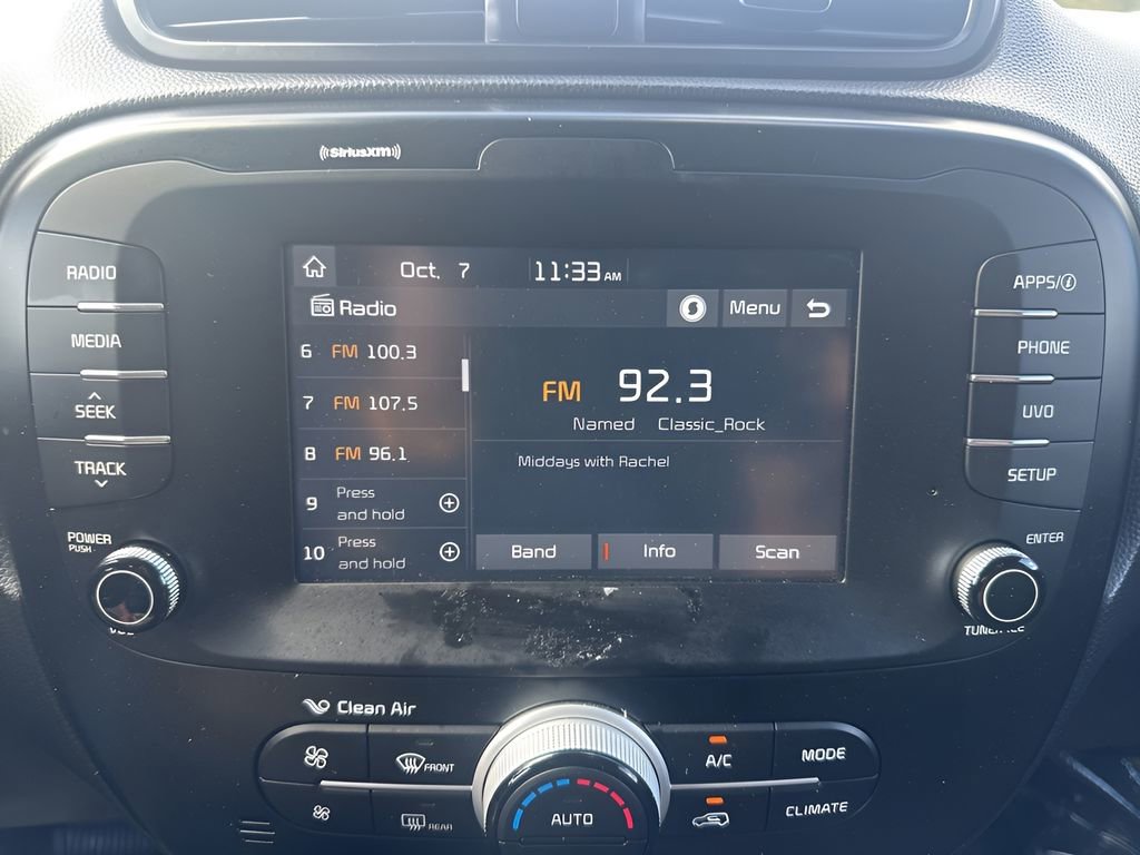 Used 2019 Kia Soul + image 16