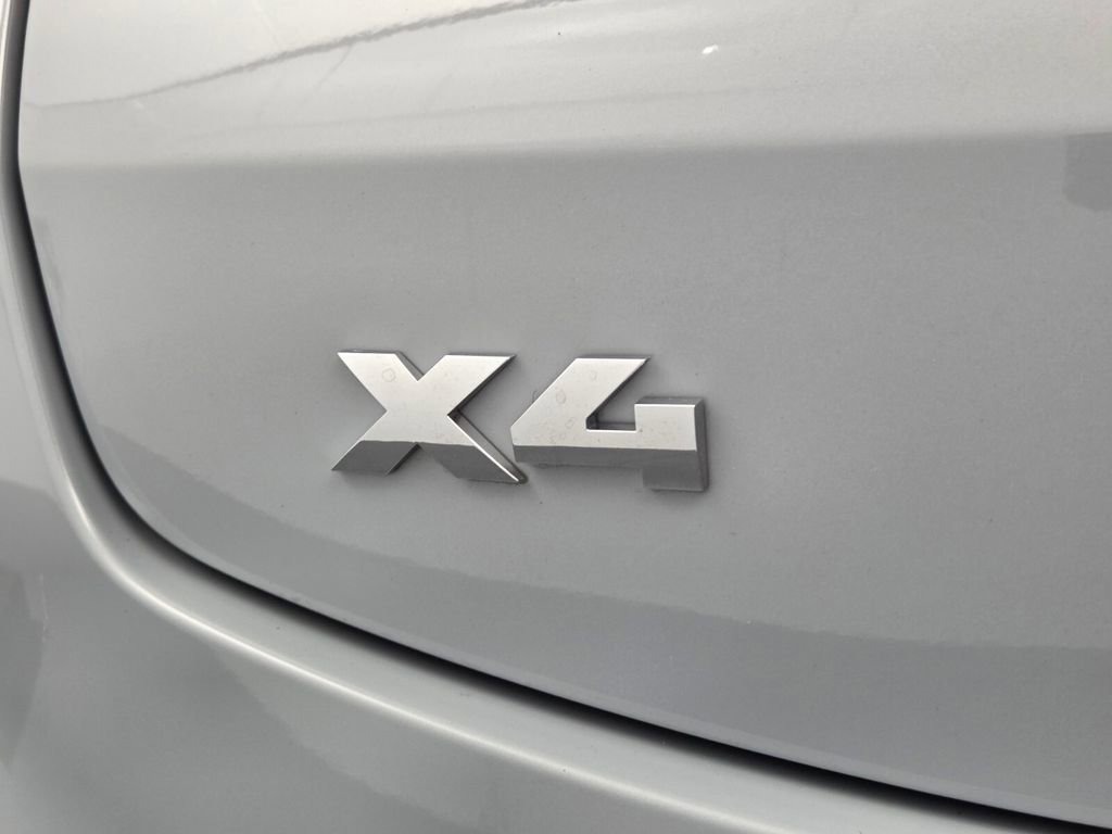 Used 2024 BMW X4 M40i AWD/4WD image 23