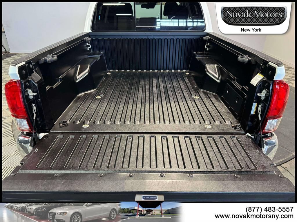 Used 2023 Toyota Tacoma SR5 AWD/4WD image 9