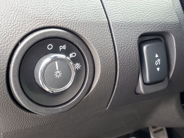 Used 2018 Ford Taurus SHO image 7