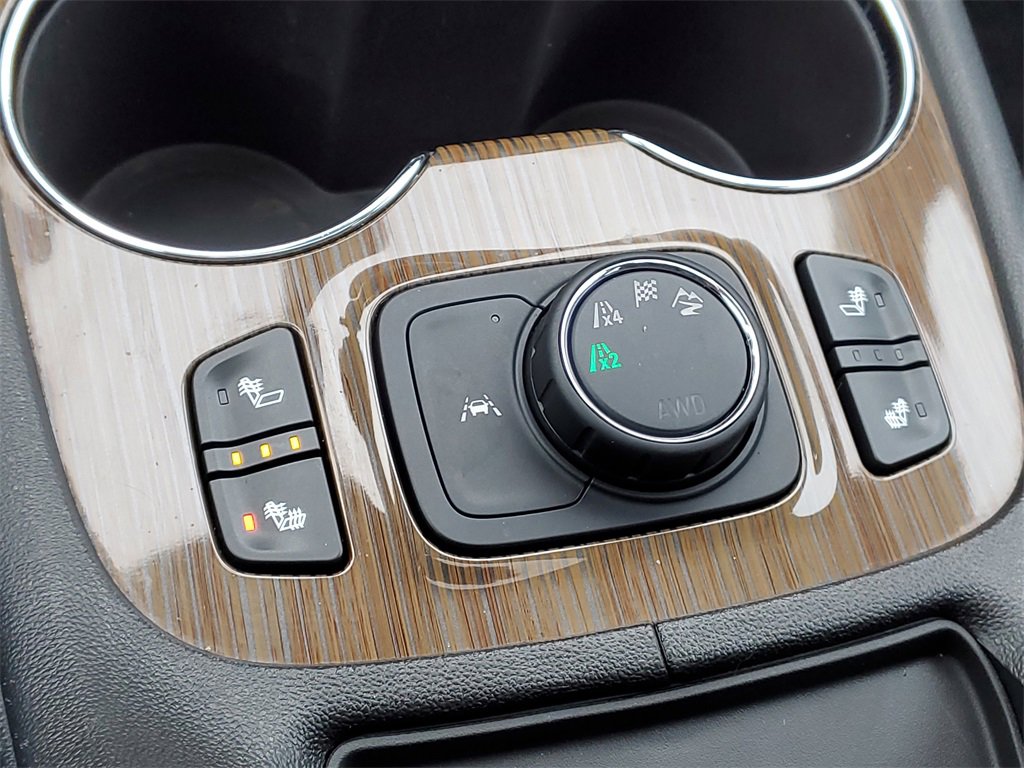 Used 2022 GMC Acadia SLE w/ Driver Convenience Package image 30