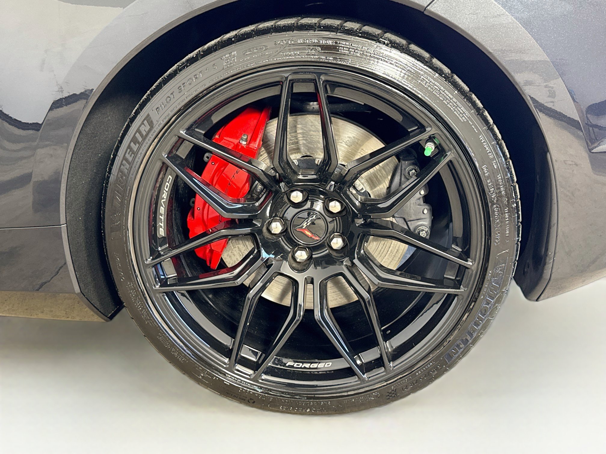 Used 2024 Chevrolet Corvette Z06 w/ Stealth Interior Trim Package RWD image 31
