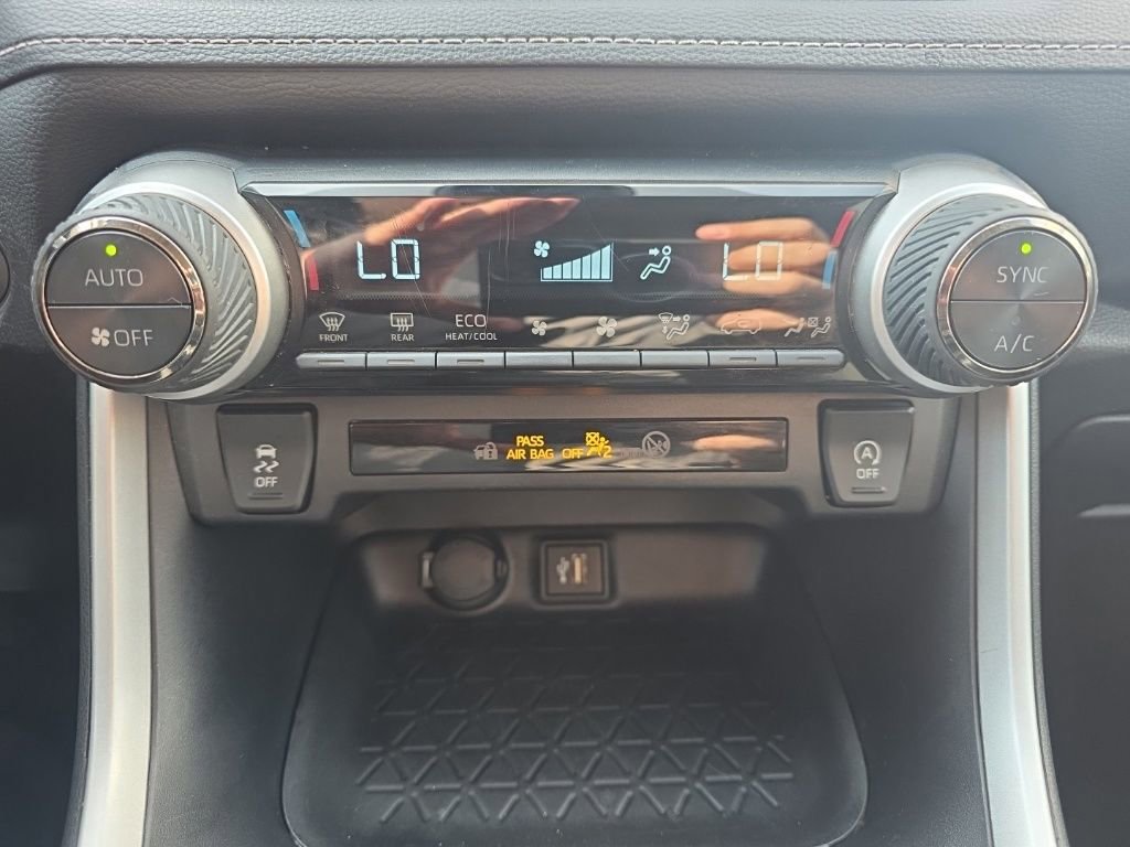 Used 2024 Toyota RAV4 XLE image 27