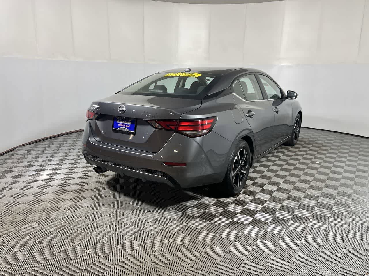 Used 2025 Nissan Sentra SV FWD image 8
