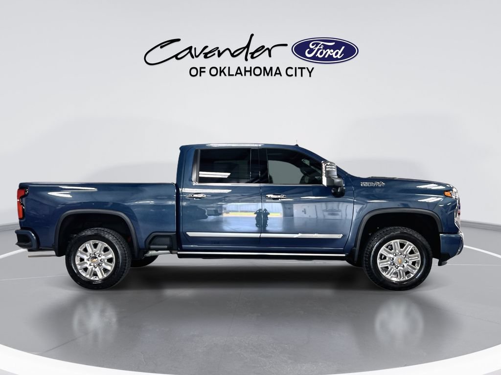 Used 2024 Chevrolet Silverado 2500 High Country w/ Technology Package AWD/4WD image 9