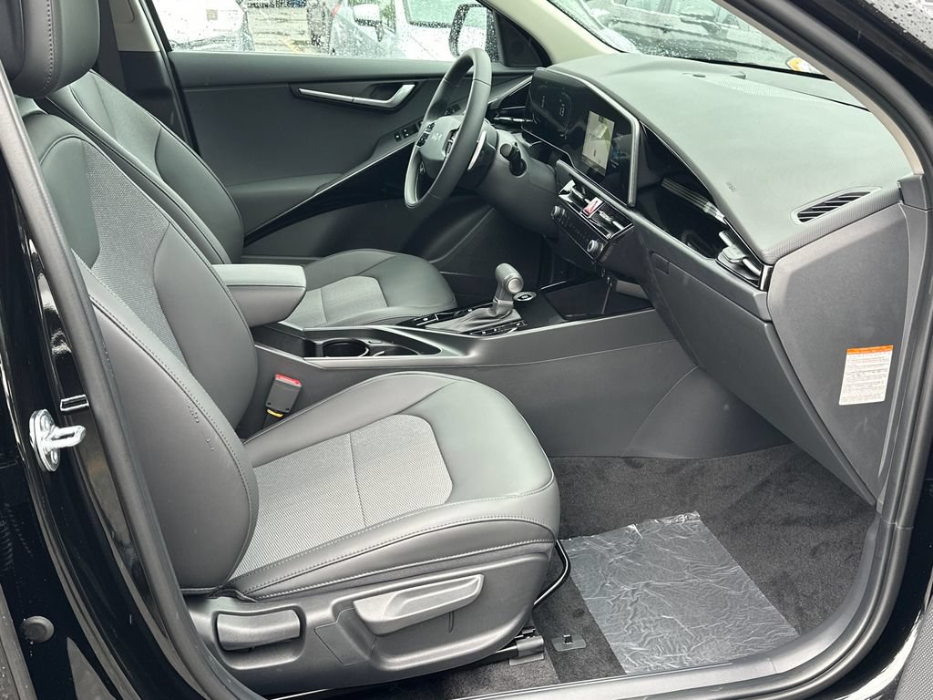 New 2026 Kia Niro EX FWD image 7