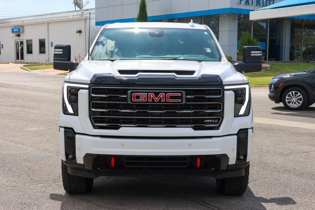 Used 2025 GMC Sierra 2500 AT4 AWD/4WD image 2