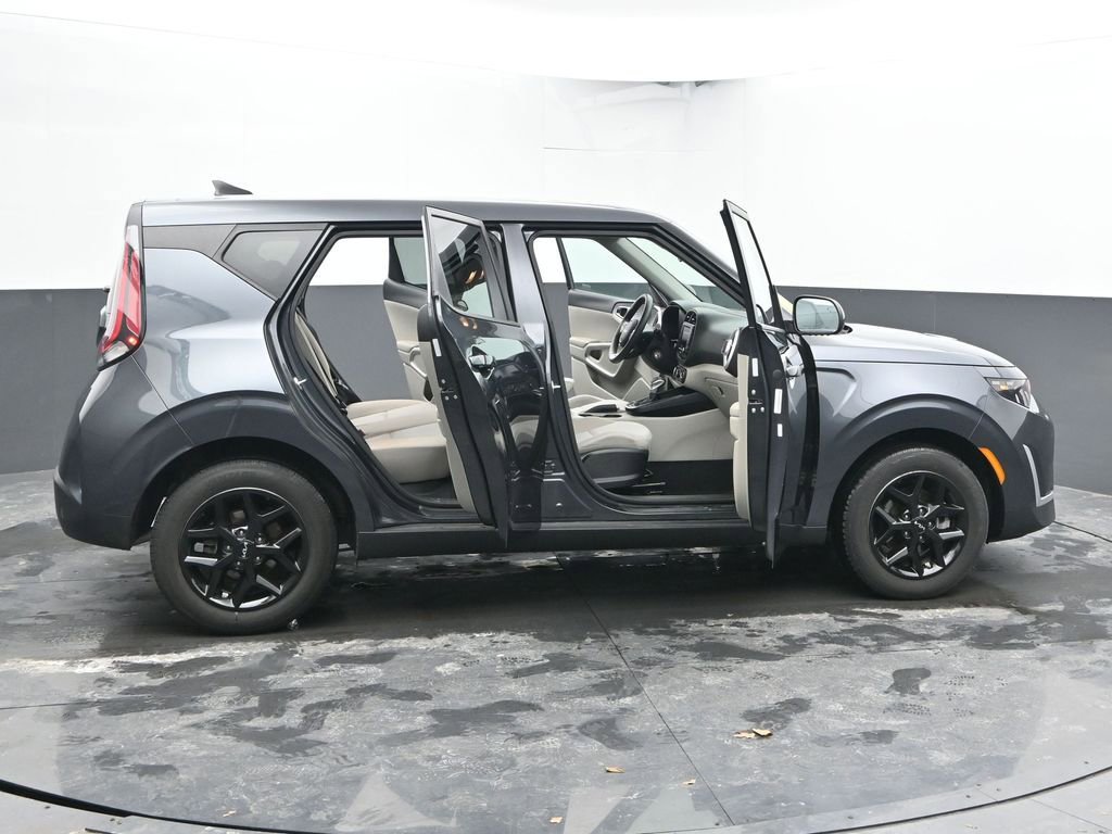 Used 2025 Kia Soul LX w/ LX Technology Package image 77