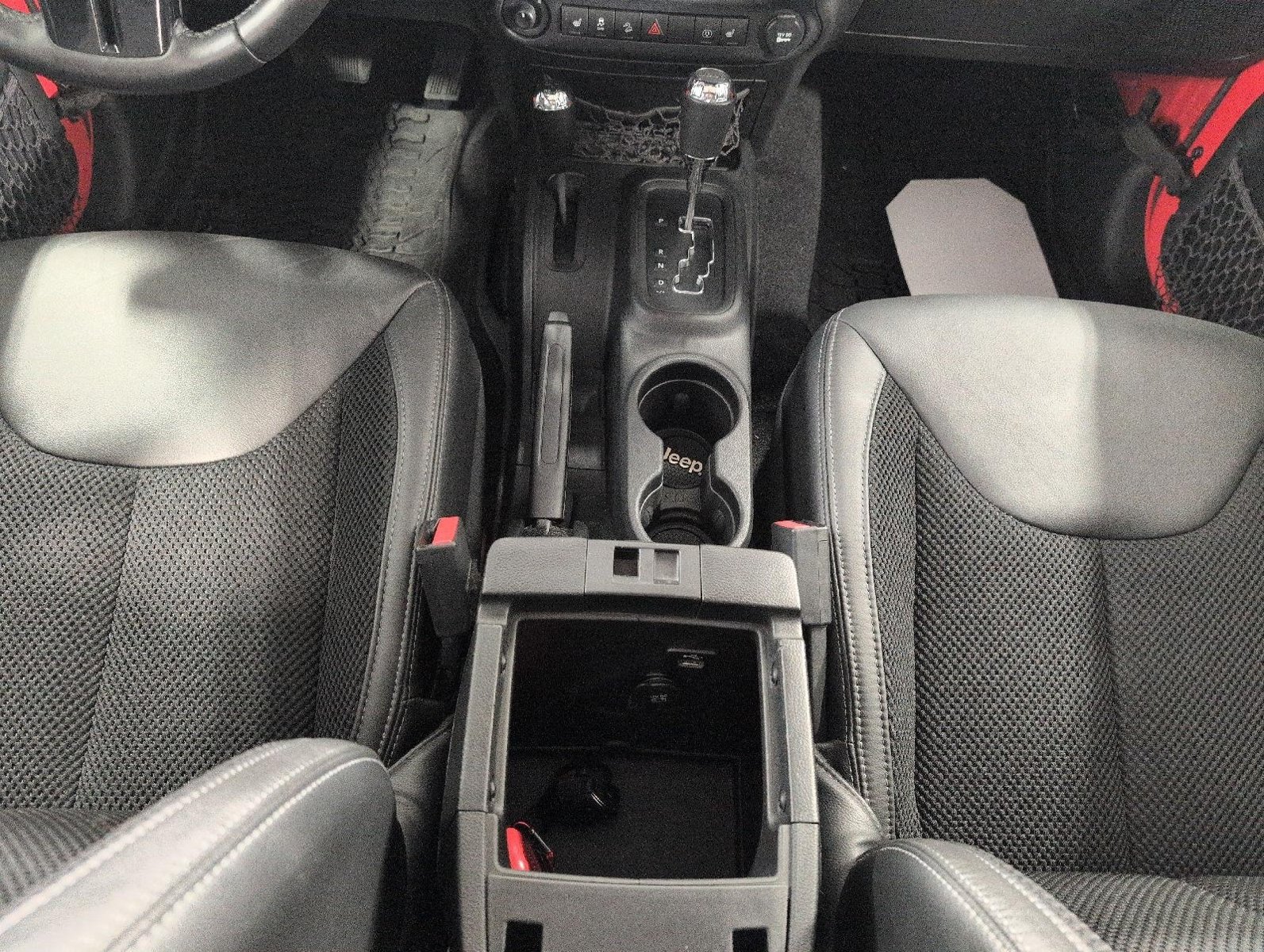 Used 2017 Jeep Wrangler Unlimited Sahara AWD/4WD image 18