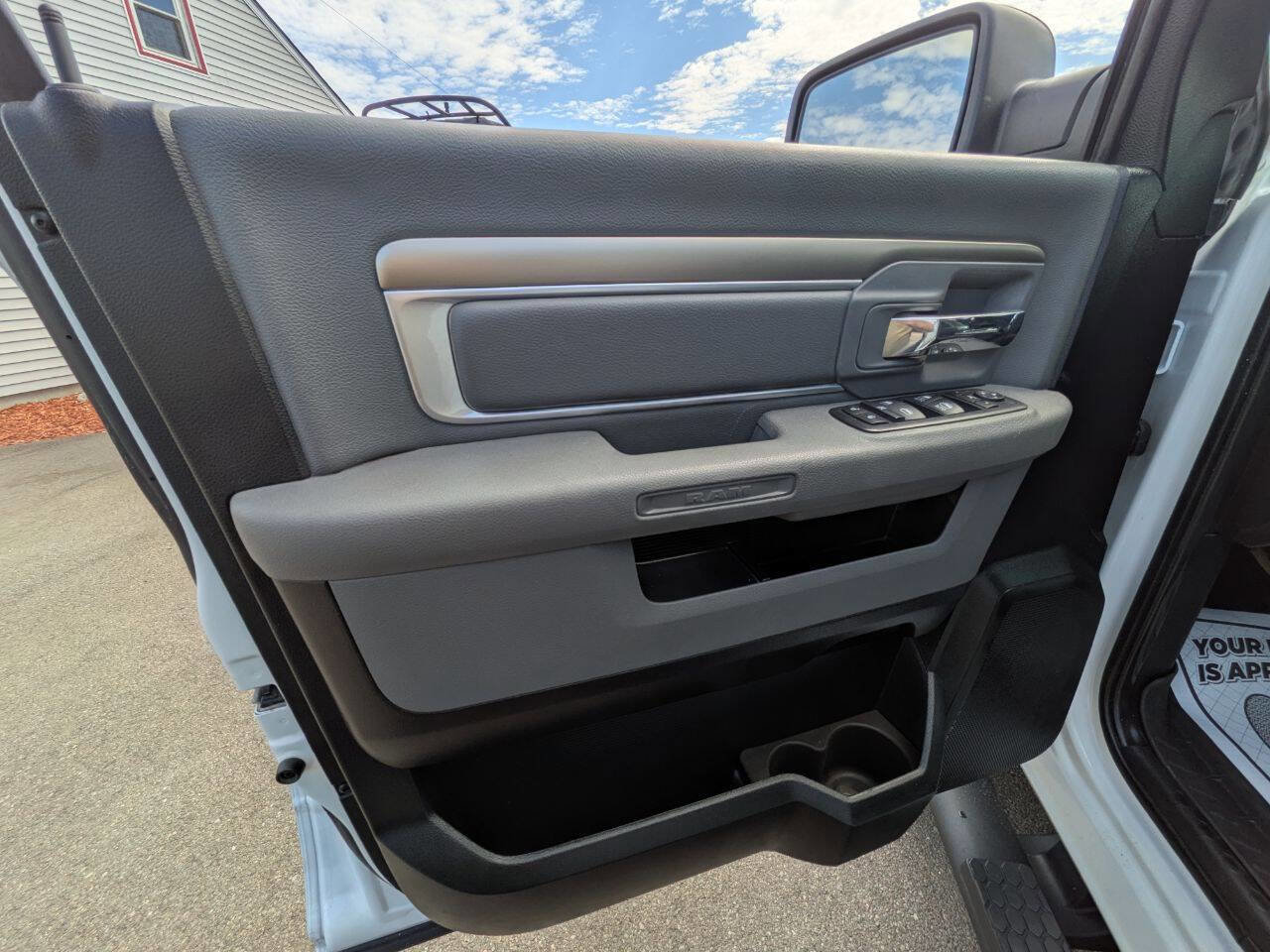 Used 2019 RAM 1500 Classic Warlock AWD/4WD image 19