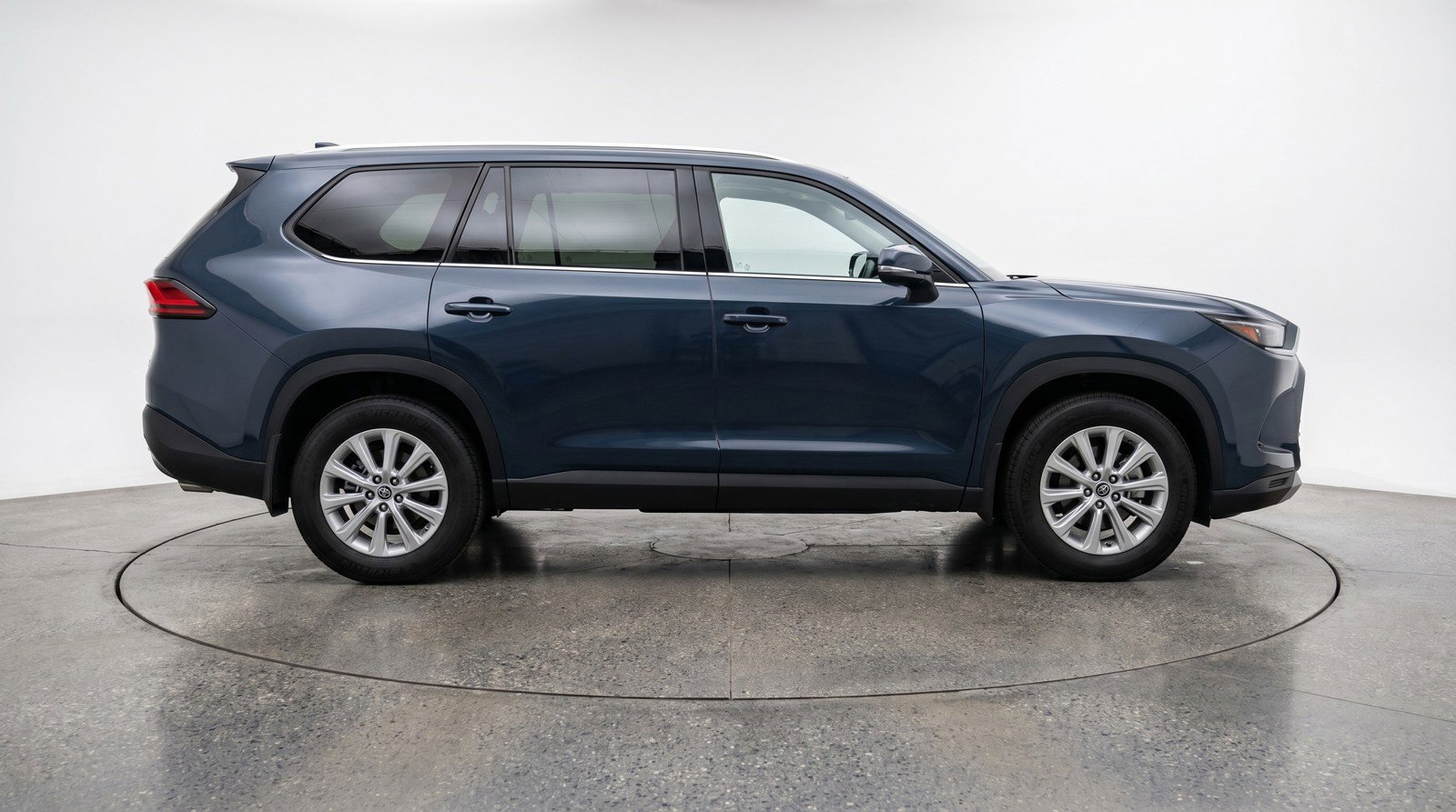 Used 2025 Toyota Grand Highlander FWD image 11