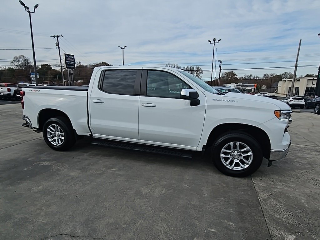 Used 2022 Chevrolet Silverado 1500 LT image 2