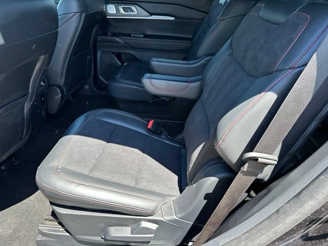 Certified 2025 Ford Explorer ST AWD/4WD image 16