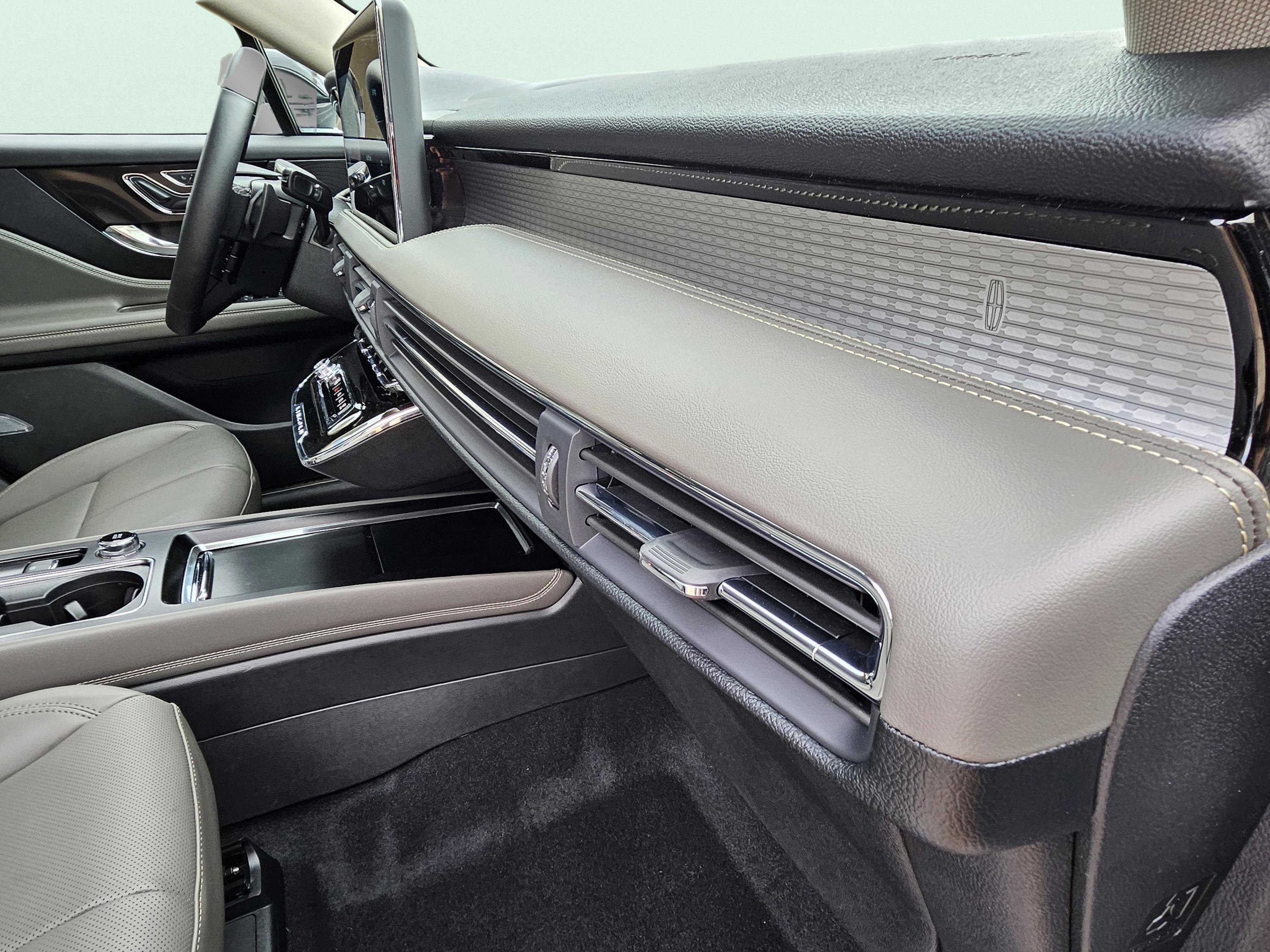 New 2026 Lincoln Corsair Premiere AWD/4WD image 14