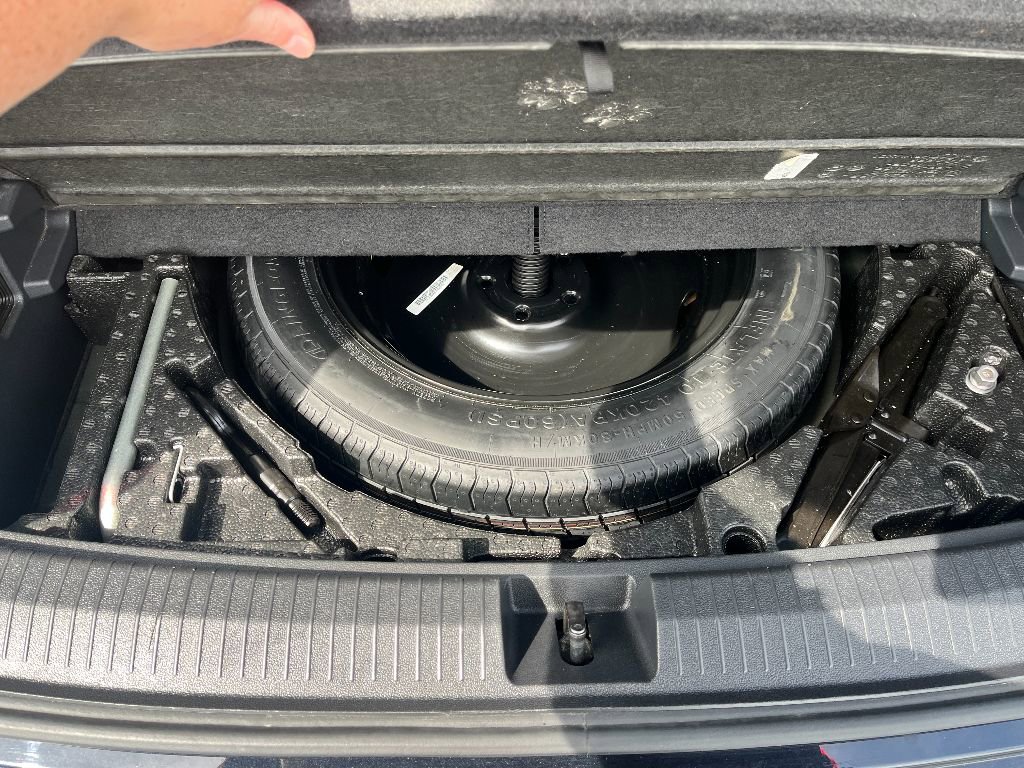 Used 2022 Volkswagen Tiguan SE image 11