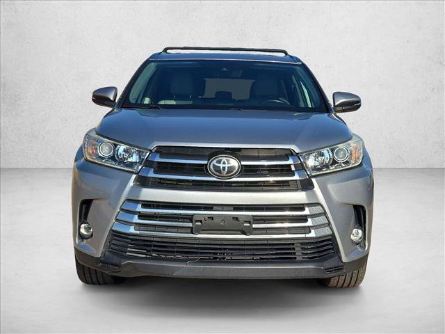 Used 2019 Toyota Highlander Limited FWD image 2