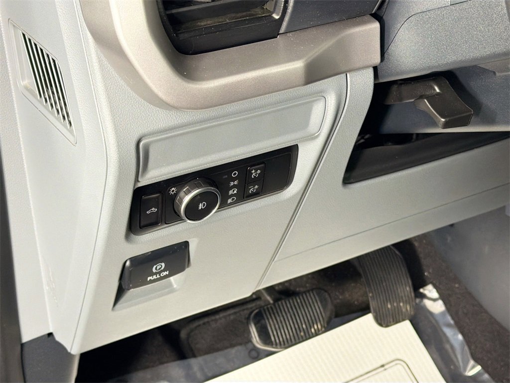 Used 2023 Ford F150 XLT w/ Trailer Tow Package image 10